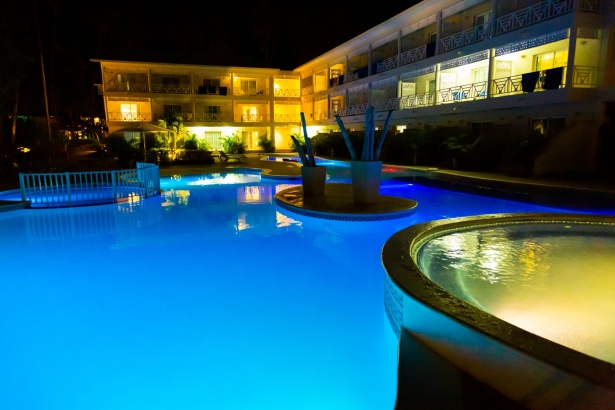 095aa60cthumbnail Iluminação para piscinas