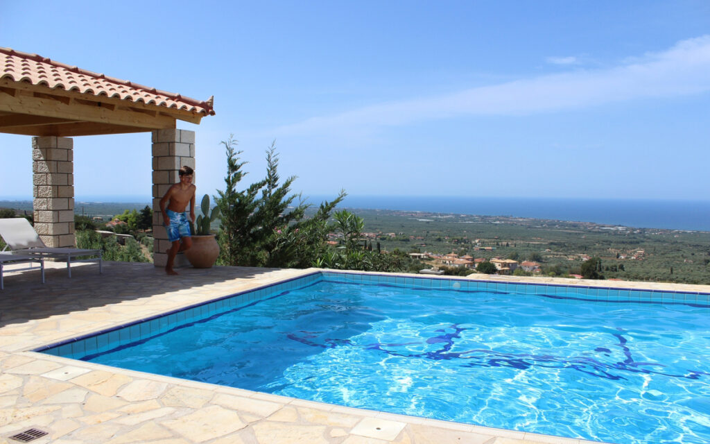 269cf694thumbnail Como limpar uma piscina