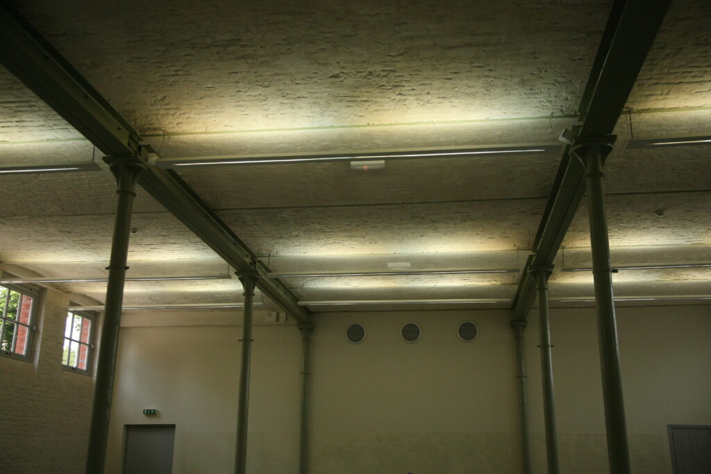 38372822thumbnail Iluminação de piscina