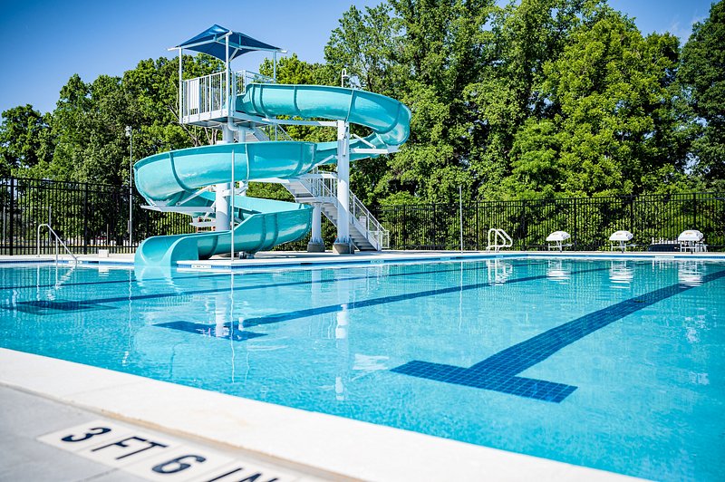 69fc2e21thumbnail Como limpar uma piscina