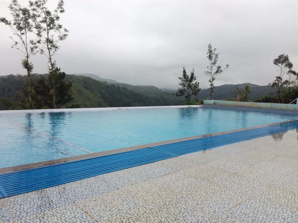 d4215c28thumbnail Localização da piscina: quintal, jardim, terraço, etc.