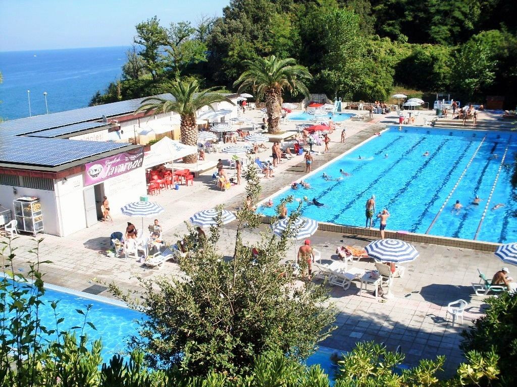 ff1cce2athumbnail Instalação de uma piscina: como instalar, custo da instalação, mão de obra, etc.