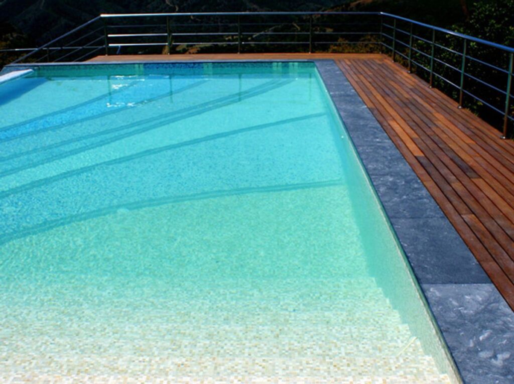 55443f08thumbnail Guia de Tratamento para Piscinas Coletivas